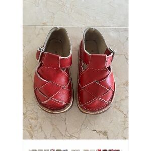 Bear feet Toddler Red Leather Sandal size 6 Girl or Boy